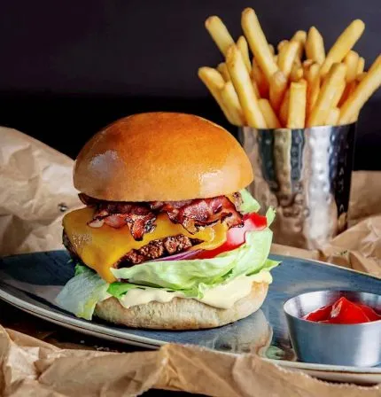 Burger an der Champions Bar